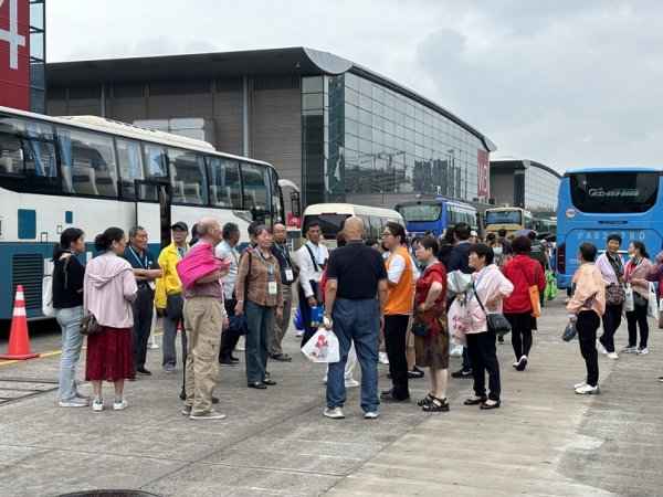 棒棒策略 科技产品银发群体双向奔赴，上海老博会迸发新活力